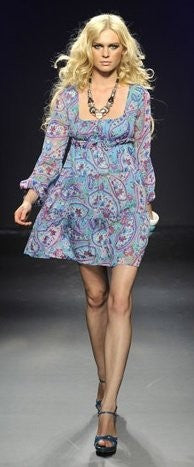 Norahtris Phard Robe